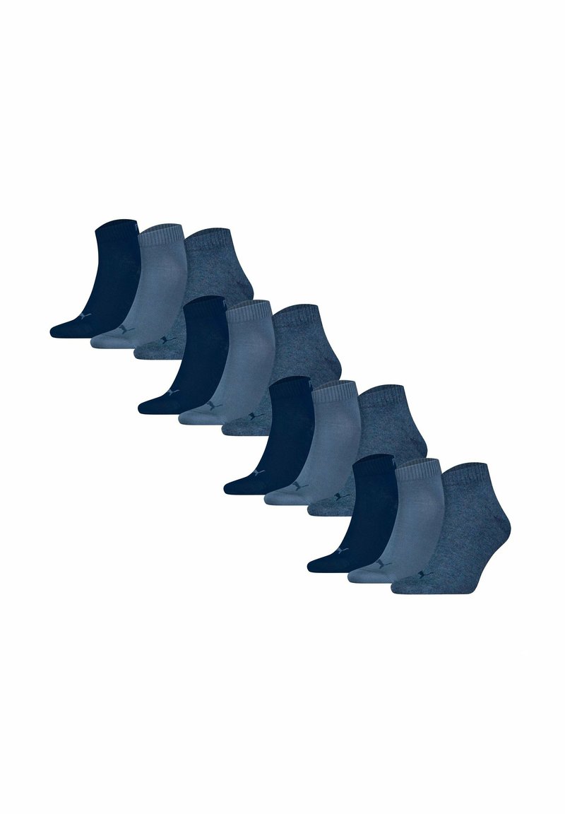 Ensemble de dix chaussettes de cheville dans des nuances variées de bleu marine et de gris. Caractéristiques de bords côtelés et d'une texture lisse. Chaque paire présente un logo subtil.