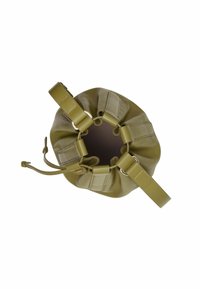 Borsa a secchiello verde in pelle con chiusura a cordoncino, vista dall'alto. Presenta una texture liscia, due manici e dettagli in metallo argentato.