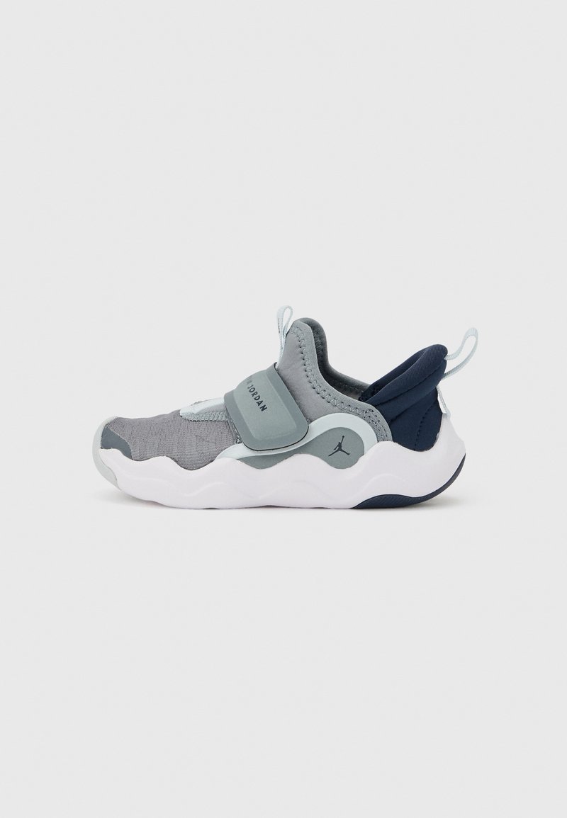 Jordan JORDAN 23/7.2 EASYON BT UNISEX - Chaussures premiers pas - cool ...