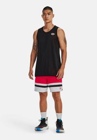 Under Armour UA BASELINE - Kurze Sporthose - red