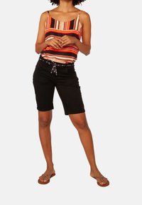 Protest Short - black