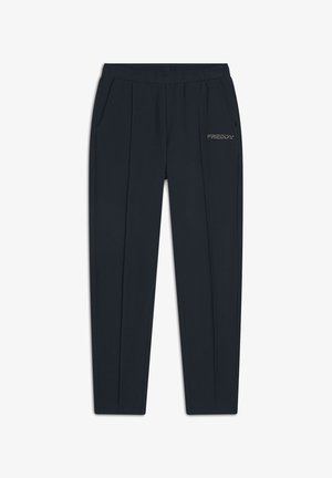 Pantaloni jogger blu navy con una cintura elastica, tasche laterali e pieghe frontali. Presentano un sottile logo "FREDDY" in un colore a contrasto.