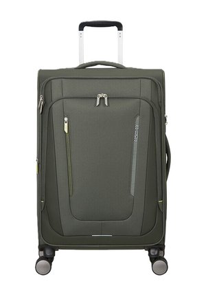 Valigia morbida verde scuro con quattro ruote, manico telescopico, tasche frontali con cerniera e manico laterale per il trasporto.