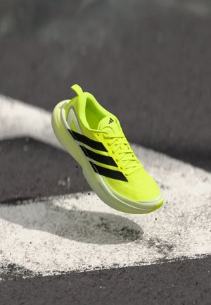 SUPERNOVA GLIDE - Hardloopschoenen voor op de weg - solar yellow/core black/matte silver-coloured