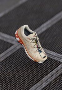 XT 6 GTX UNISEX - Sneakers - almond milk/soft clay/burnt ochre