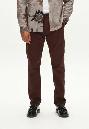 PAUL DALE - Chino - burnt purple