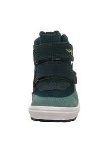 Donkergroene suède hoge sneaker met twee klittenbandsluitingen, witte buitenzool en gestructureerde accenten. Voorzien van gestikte details en een merklogo.