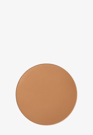 MAC STUDIO FIX POWDER PLUS FOUNDATION REFILL - Foundation - c8 beige