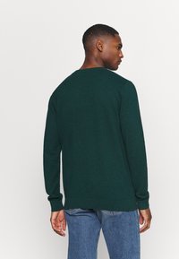 Selected Homme SLHBERG CREW NECK - Strikkegenser - botanical garden melange