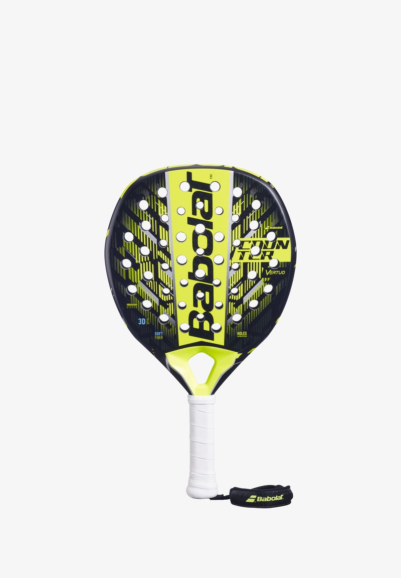Babolat padelracket med et design i sort og lys gul, dobbelt tekstureret overflade, perforeret ansigt og et hvidt greb med håndledsrem.