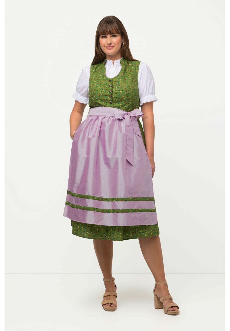Traditioneel Oostenrijks kostuum met een groene bloempatronen lijf, witte blouse en een lavendelkleurige rok met een bijpassende ceintuur en groene accenten.