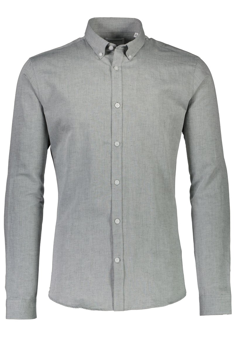 Chemise à manches longues et boutonnée grise en tissu texturé avec un col et des boutons. Présente un ourlet droit et des poignets à un bouton.