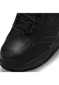 Nike Performance AIR MONARCH IV - Baskets basses - black