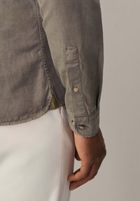 Hackett London POCKETS - Hemd - khaki