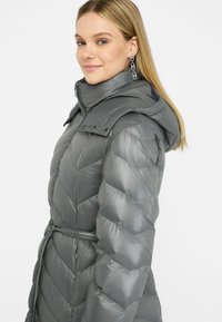 LIU JO LONG WITH HOOD - Abrigo de plumas - grey