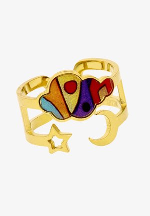 Arany nyitott gyűrű színes felhő központi díszítéssel, egyik oldalán csillagkivágással, a másik oldalán pedig félhold kivágással.