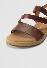 Thumbnail Image 7