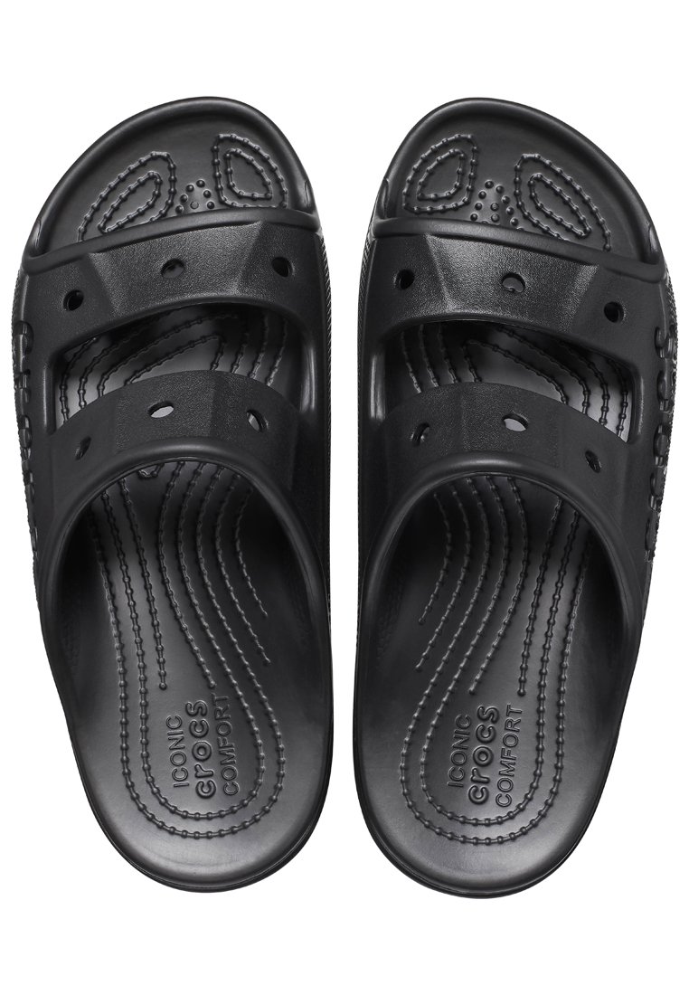 Chanclas de goma negras con dos correas anchas, agujeros de ventilación, plantillas texturizadas y la marca en relieve "Iconic Crocs Comfort".