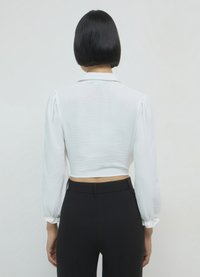 Calliope CROP CON NODO - Camicia - bianco lana