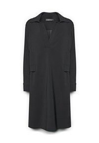 Abito nero con colletto, scollo a V profondo, maniche a tre quarti e tasche applicate frontali. Texture liscia, taglio dritto, design alla lunghezza del ginocchio.