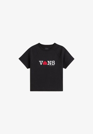 Zwarte T-shirt met korte mouwen van katoen, voorzien van een wit en rood "VANS" logo met een hart, eenvoudige ronde halslijn en raglanmouwen.