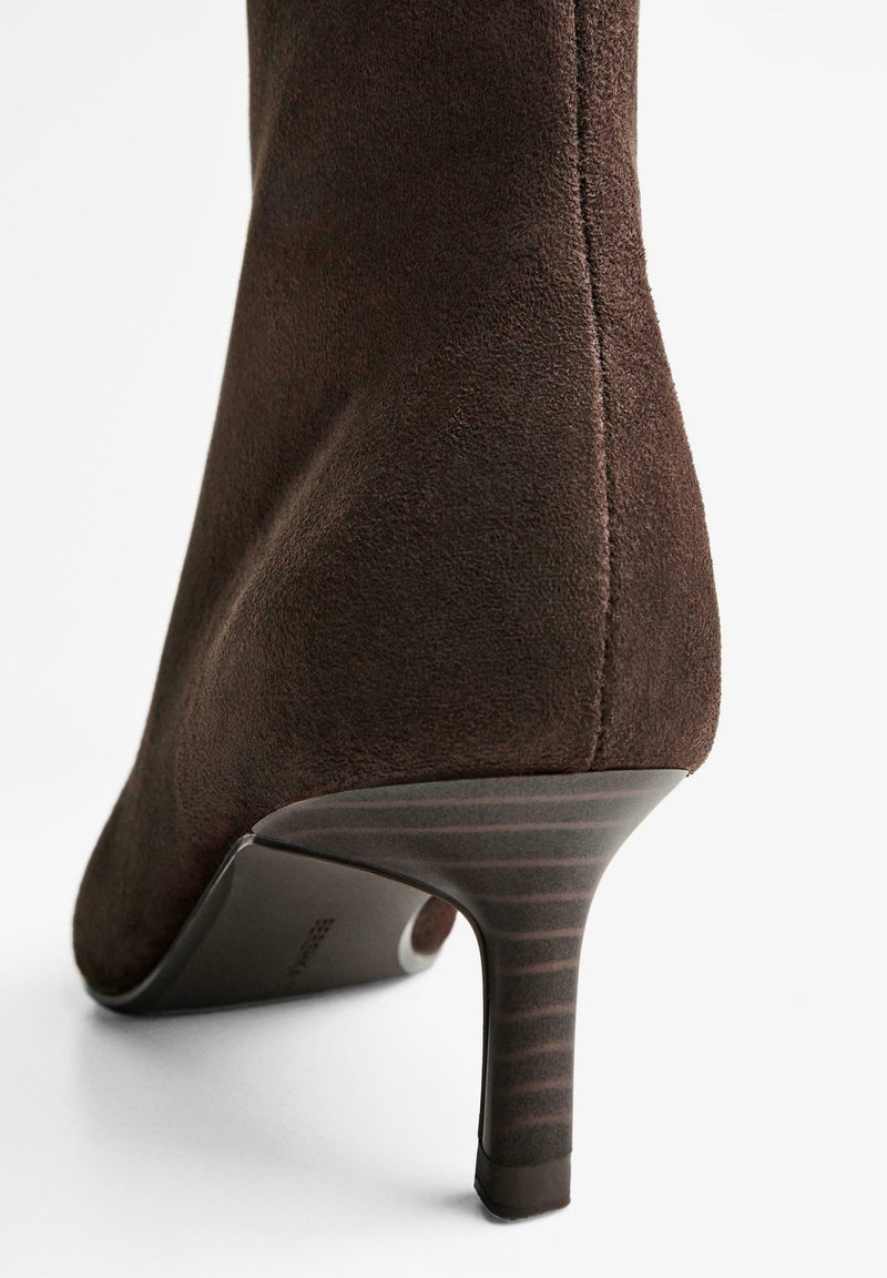 Balenciaga Uurglasvormige enkellaarzen met hak Black Dames