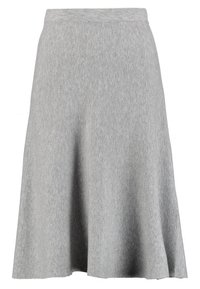 Jupe grise, longueur genou, en tissu texturé avec une taille ajustée, s'évasant au bas avec des variations subtiles d'ombre.