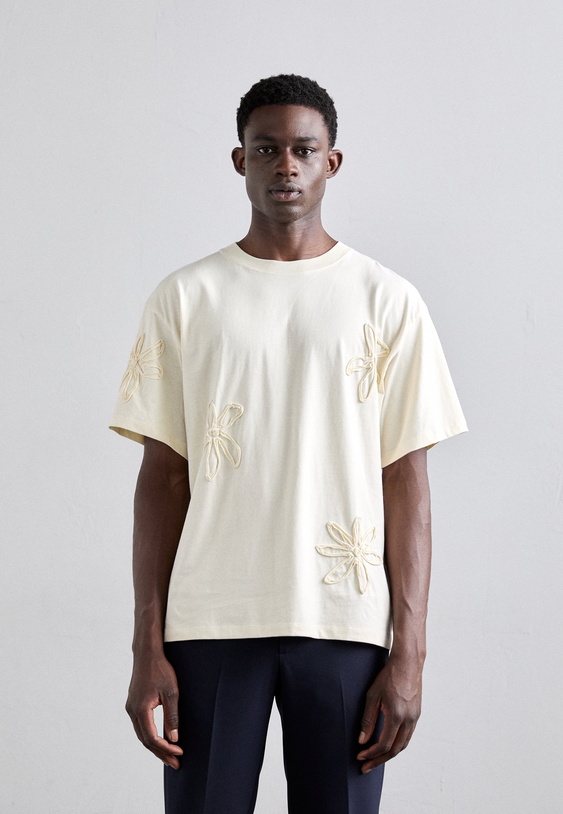 sandro FLOWER TEE - Print T-shirt - ecru/off-white - Zalando