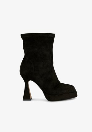 Alma en Pena, Bottines à plateau - black