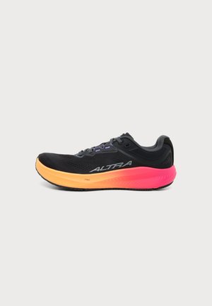 Altra, TORIN 9 - Metsajooksu tossud - black/black/pink glow