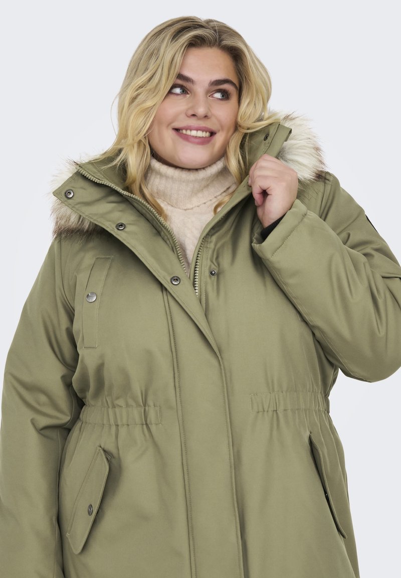 ONLY Carmakoma CARIRENA Parka aloe/verde