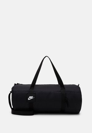 nike performance utility power duff