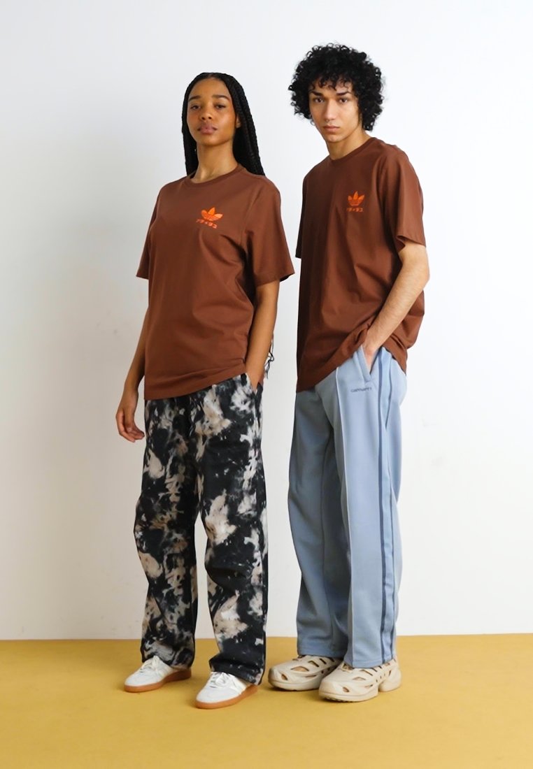 売れ筋商品|||アディダスオリジナルス Tシャツ レディース トップス JAPAN MASCOT TE UNISEX - Print T-shirt - preloved brown adidas Originals JAPAN MASCOT TE UNISEX - Print T-shirt