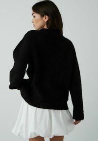 Next BOUCLE CREW NECK - Stickad tröja - black