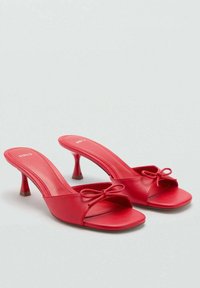 Mango Mules de tacón - red