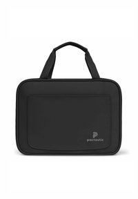 Borsa imbottita nera di forma rettangolare, con manico superiore e tasca frontale. Presenta una texture liscia e un logo nell'angolo in basso a destra.