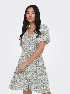 ONLY ONLLUCA KURZES - Hverdagskjole - cloud dancer