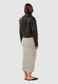 Forever New LORRI CROPPED TRENCH - Jakna iz umetnega usnja - black