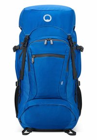 Zaino blu di forma rettangolare, realizzato in materiale testurizzato, con numerose tasche con cerniera e spallacci regolabili.