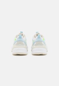 Puma Tenisky - white