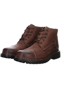 Botas de cuero marrón con un acabado suave, punta redonda, diseño de cordones, costuras reforzadas y suela de goma texturizada para mayor tracción.