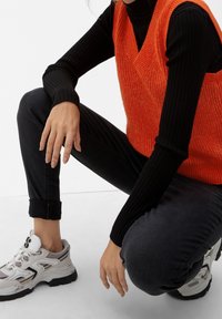 QS Sweter