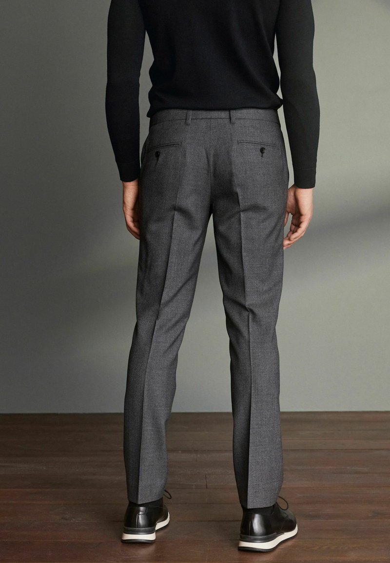 Herren Chinos | Next SIGNATURE WITH MOTION FLEX WAISTBAND Chino grey/grau - XY57677 Herren Chinos | Next SIGNATURE WITH MOTION FLEX WAISTBAND Chino grey/grau - XY57677