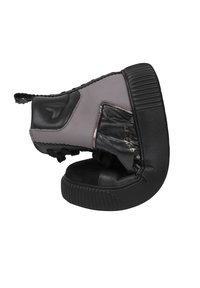 Stivale nero e grigio con design arrotondato, realizzato in pelle e gomma, con lati testurizzati e un occhiello per facilitare l'indossamento.