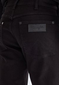 Niewybrane, deep ink