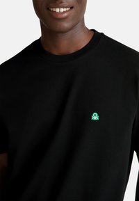 United Colors of Benetton Jednoduché tričko - black
