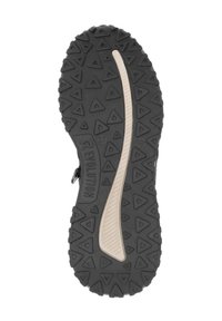Semelle de chaussure en caoutchouc noir avec une surface texturée présentant des motifs triangulaires ; inclut une bande centrale beige et des détails de marque.