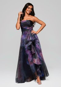 Hame sunduh tanpa tali di ungu gelap dan biru dengan pola floral, menampilkan desain kerut bertumpuk dan bodice yang pas.