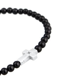 Schwarzes Perlenarmband mit glänzenden, runden Perlen und einem auffälligen, polierten silbernen Kreuz mit eingravierten Details.