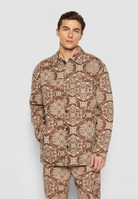 Karl Kani - KK CHEST SIGNATURE WASHED STOP  - Jachetă subțire - brown Imagine miniatură 1